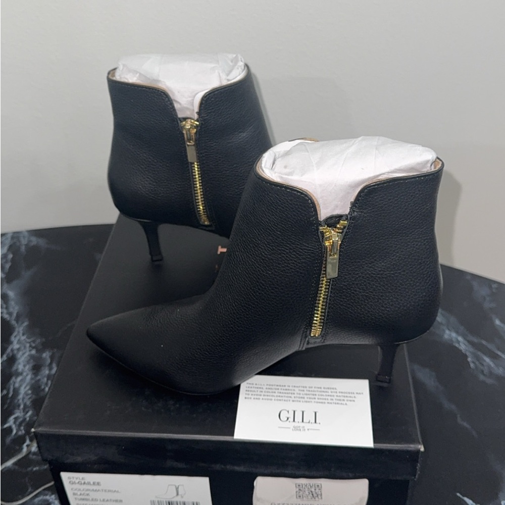 G.l.L.I. Gailee Black Leather Pointed Ankle Booties Short Boots Size 5 AUTHENTIC